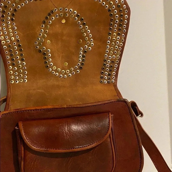Handmade vintage studded  leather moroccan bag - Picture 7 of 12